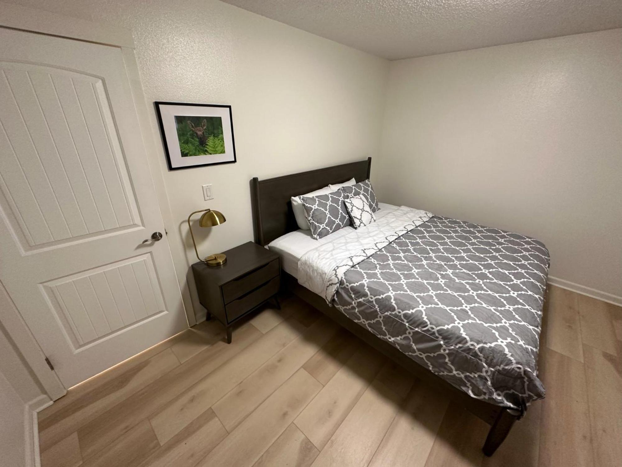 Stay Anchorage! Furnished Two Bedroom Apartments With High Speed Wifi Номер фото