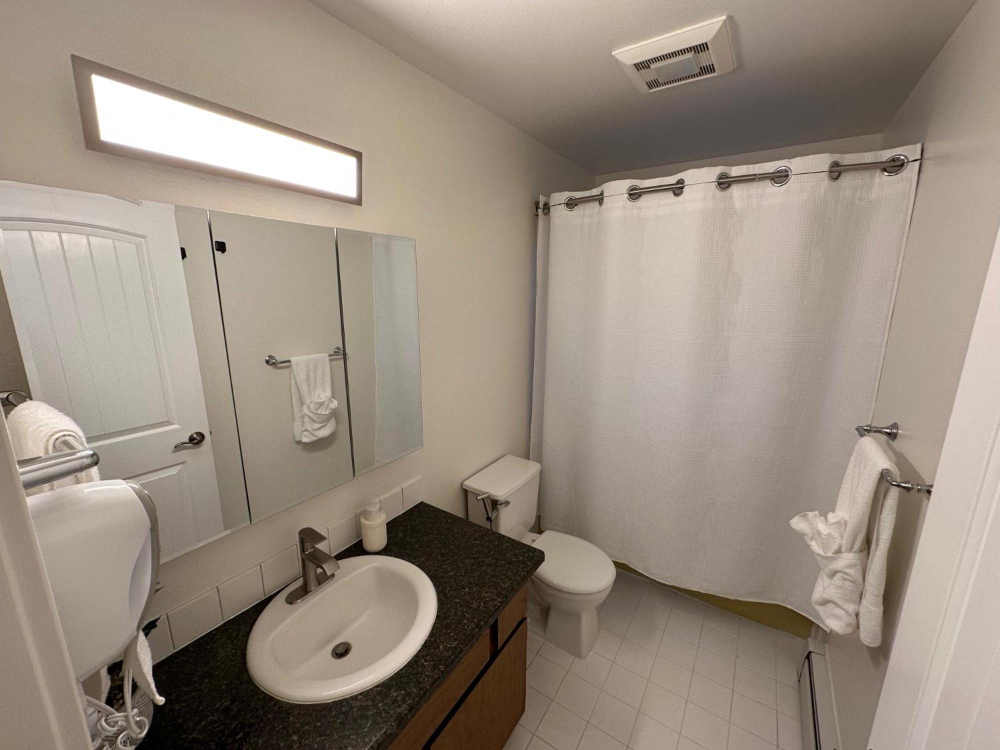 Stay Anchorage! Furnished Two Bedroom Apartments With High Speed Wifi Номер фото
