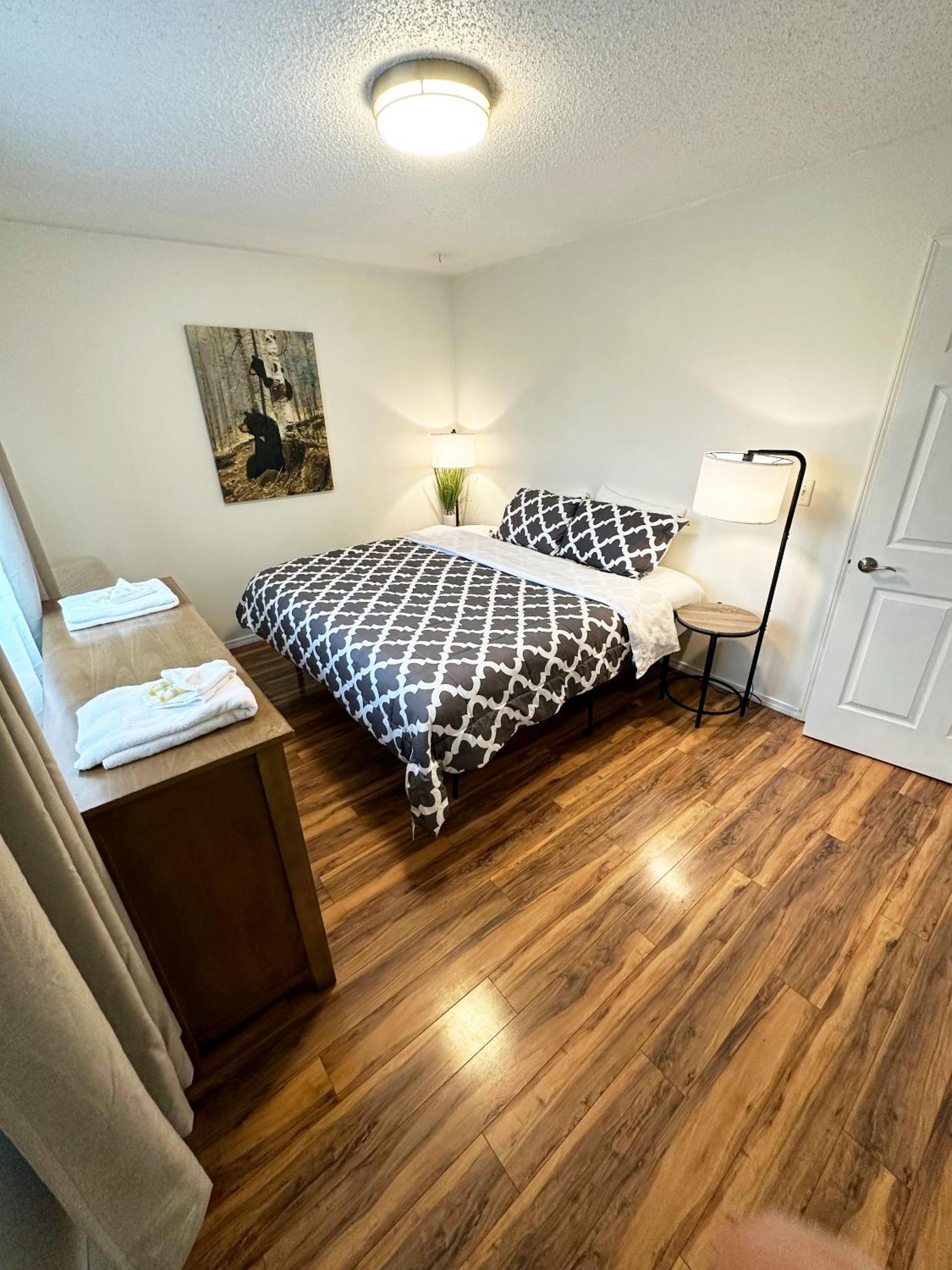 Stay Anchorage! Furnished Two Bedroom Apartments With High Speed Wifi Номер фото