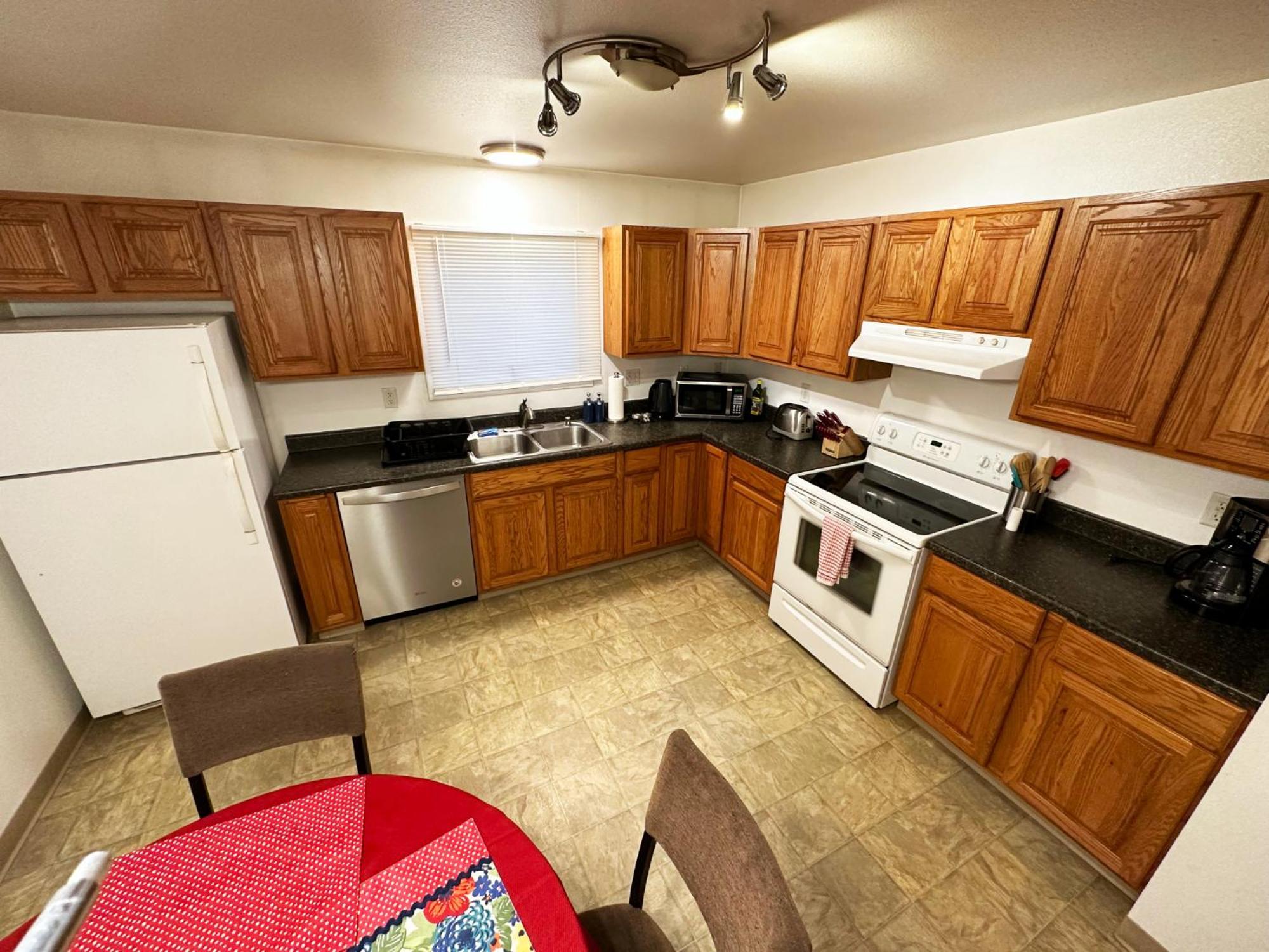 Stay Anchorage! Furnished Two Bedroom Apartments With High Speed Wifi Номер фото